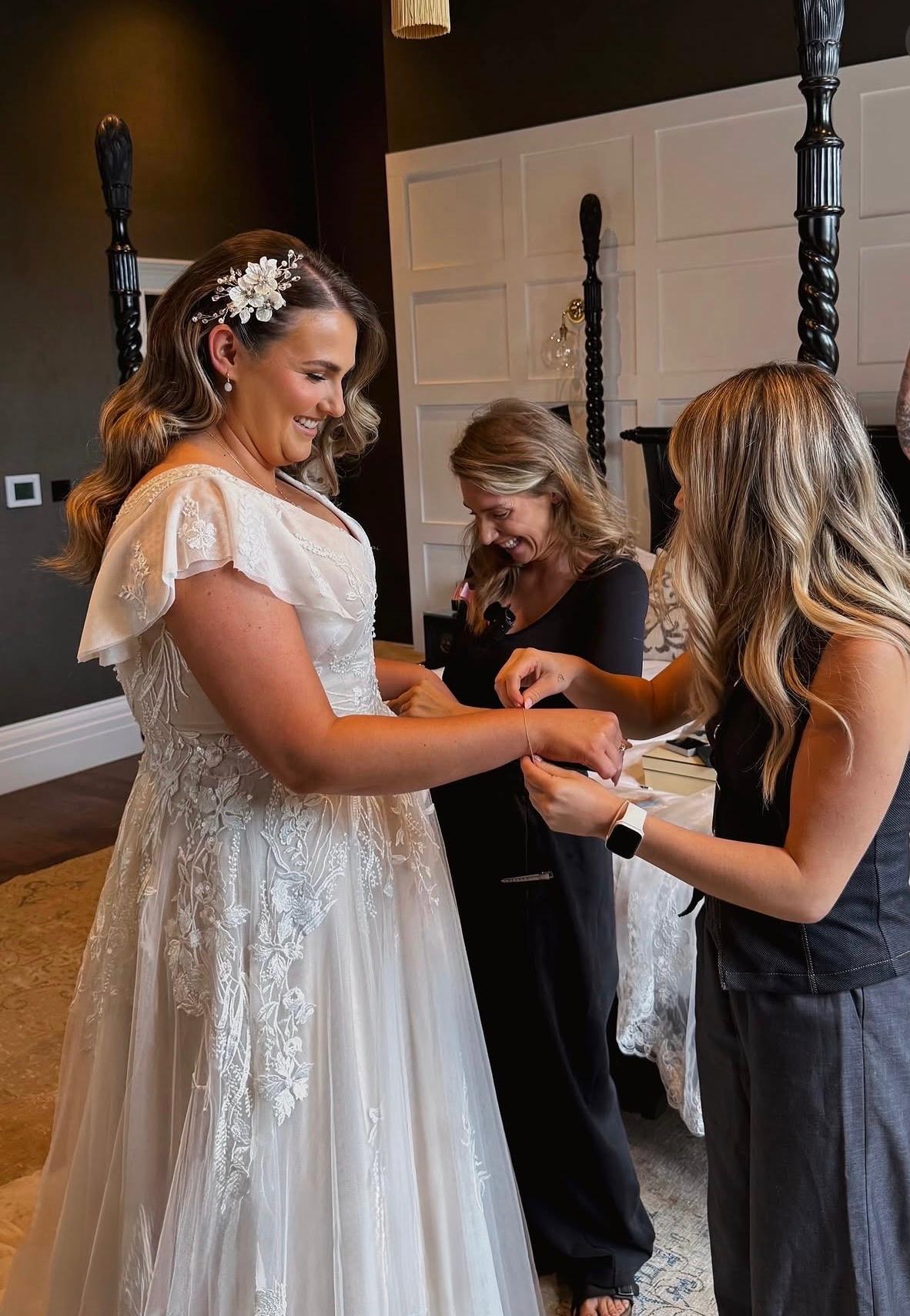 Detailed bridal hair by Loved Up by Lucie